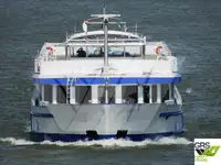 Tàu du lịch để bán