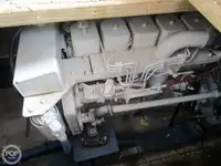 Tàu kéo lưới để bán
