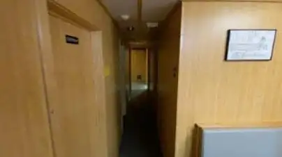 Tàu chở thủy thủ đoàn để bán