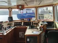 Tàu kéo để bán