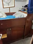 Tàu làm việc để bán