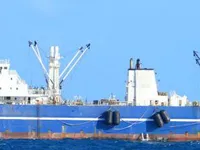 Tàu kéo lưới để bán