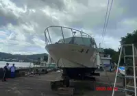 Tàu chở thủy thủ đoàn để bán