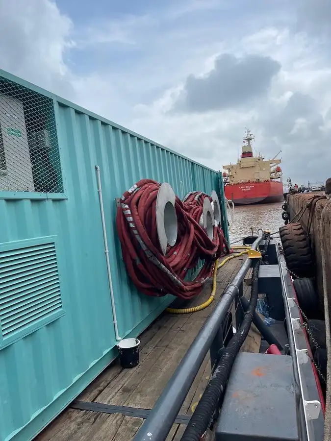 Tàu container để bán