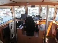 Tàu dẫn đường để bán