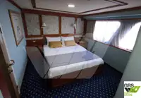 Tàu du lịch để bán