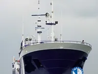 Tàu câu dài để bán