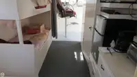 Tàu kéo lưới để bán