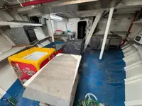 Tàu phà để bán