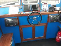 Tàu kéo để bán
