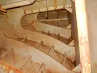 Tàu làm việc để bán
