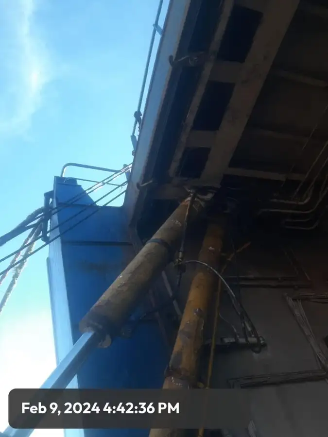 Tàu chở hàng rời để bán