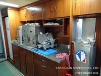 Tàu kéo lưới để bán