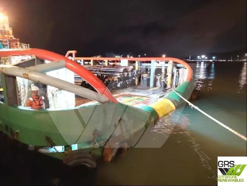 Tàu kéo để bán