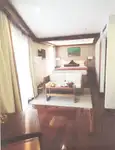 Tàu du lịch để bán
