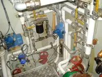 Tàu kéo lưới để bán