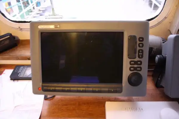 Tàu du lịch để bán