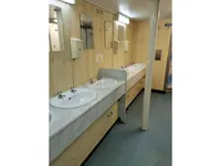 Tàu cung cấp để bán