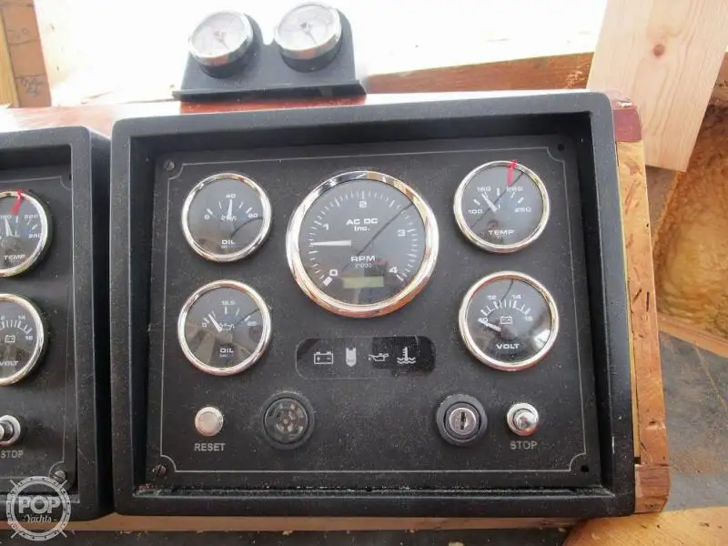 Tàu kéo lưới để bán