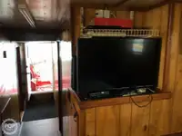 Tàu kéo lưới để bán
