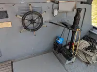 Tàu kéo lưới để bán