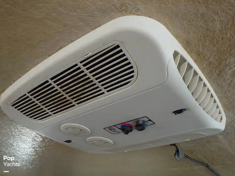 Tàu kéo lưới để bán