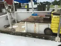 Tàu kéo lưới để bán
