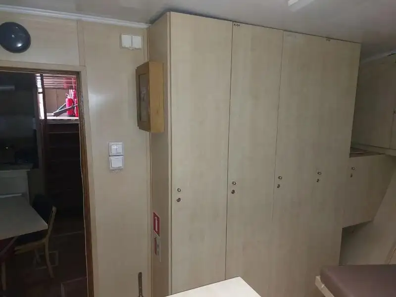 Tàu khảo sát để bán