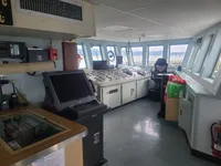 Tàu kéo để bán