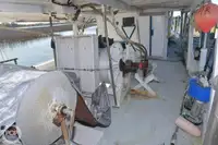 Tàu câu dài để bán