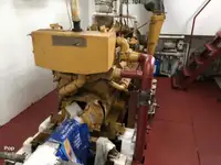Tàu kéo lưới để bán
