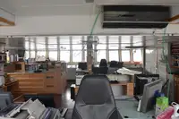Tàu kéo để bán