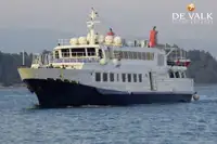 Tàu chở khách rao bán