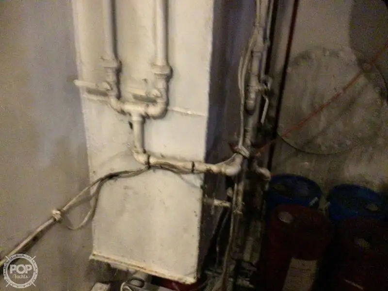 Tàu kéo lưới để bán