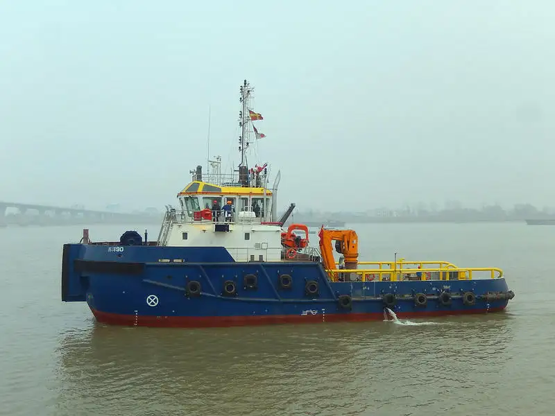 Tàu kéo để bán