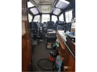 Tàu làm việc để bán