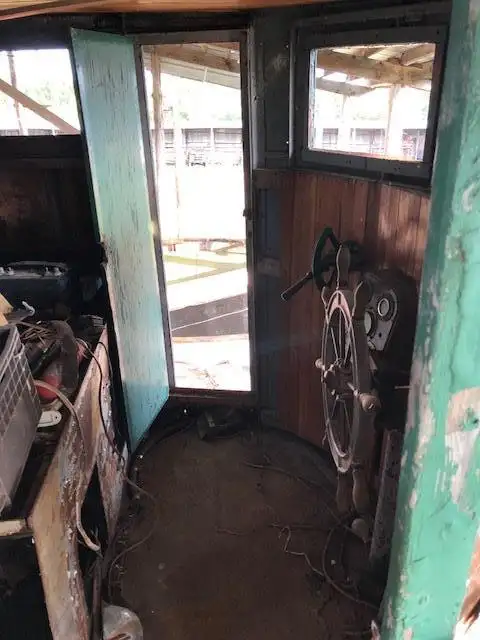 Tàu kéo để bán