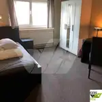 Sà lan chở người để bán