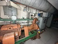 Tàu kéo để bán