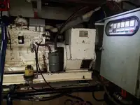 Tàu kéo lưới để bán