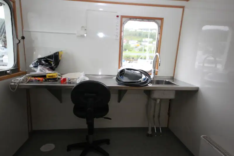 Tàu kéo để bán