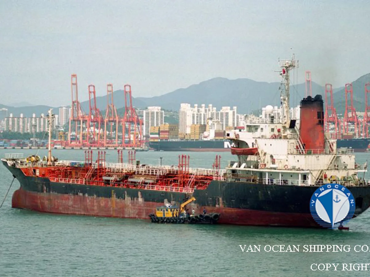 Tàu chở dầu/hóa chất để bán