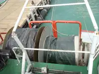 Tàu kéo lưới để bán