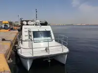 Tàu phà để bán