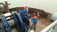 Tàu kéo để bán