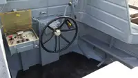 Tàu làm việc để bán