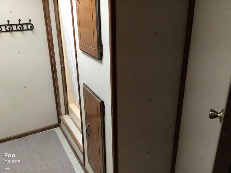 Tàu kéo lưới để bán