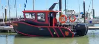 Tàu chở thủy thủ đoàn để bán