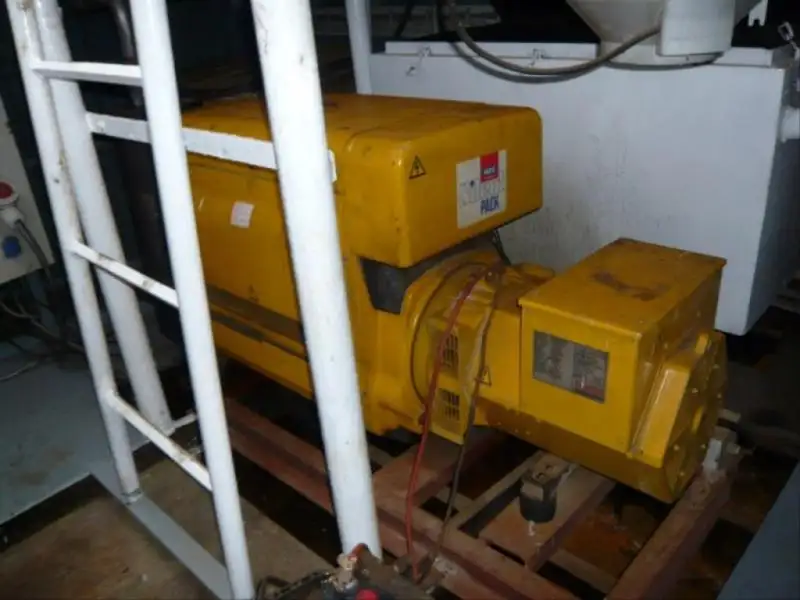 Tàu tuần tra để bán