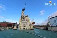 Tàu phá băng để bán